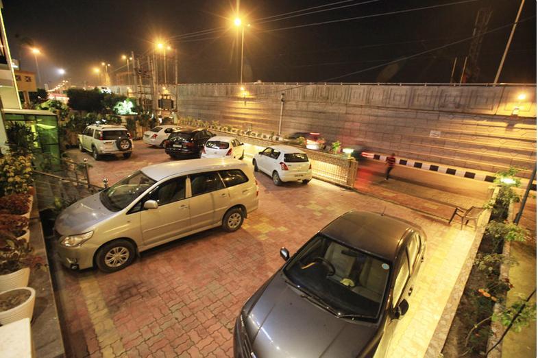 Neo Classic Hotel Chandigarh Luaran gambar
